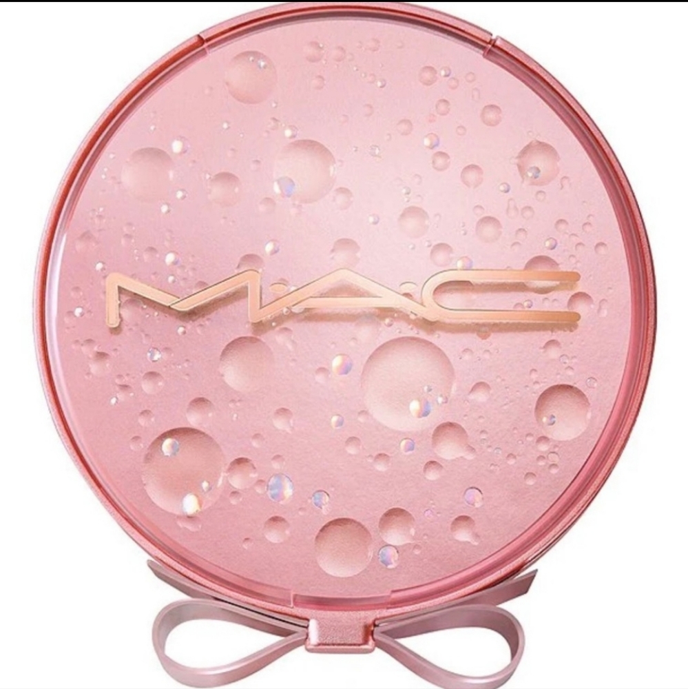 MAC EFFERVESCENCE EXTRA DIMENSION FACE COMPACT MEDIUM